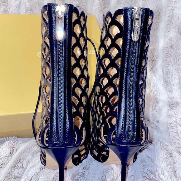 Sergio Rossi Mermaid Caged Booties - Picture 5 of 7